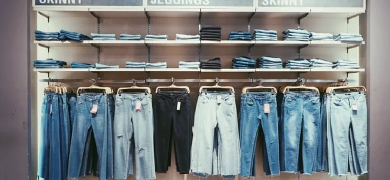 Mostruário de roupas. Nome de loja de roupas: veja algumas opções para se inspirar